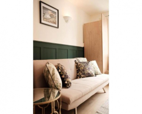 Ormeau Road Apartment
